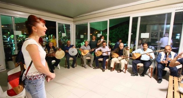 Bayraklı Korolarına Taze Kan