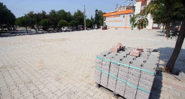 Bayraklı’da 6 Mahalleye Parke Taşı Ve Bordür Döşeniyor