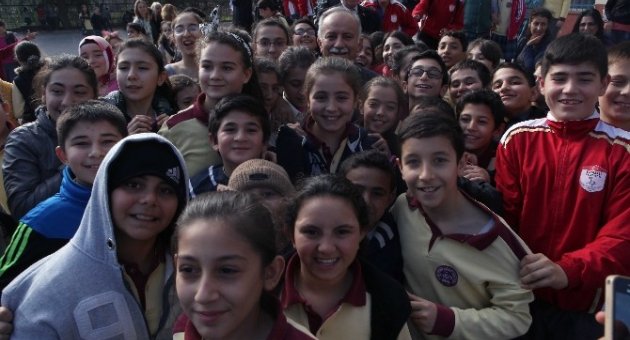 Bayraklı’da Dört Okul Elden Geçti