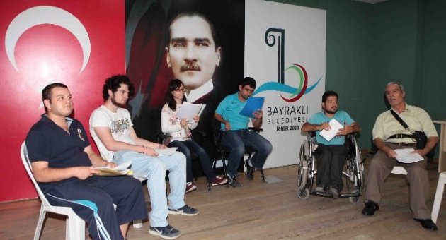 Bayraklı’da Engelliler Tiyatroyla Buluştu