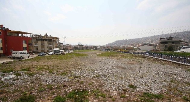Bayraklı’da Kapalı Pazar Yeri Sayısı Artıyor