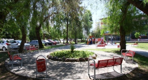 Bayraklı’da Parklar Yenileniyor