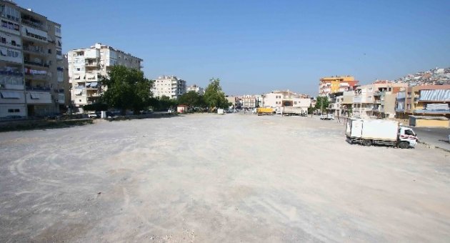 Bayraklı’daki Çay Mahallesine Yeni Pazar Yeri