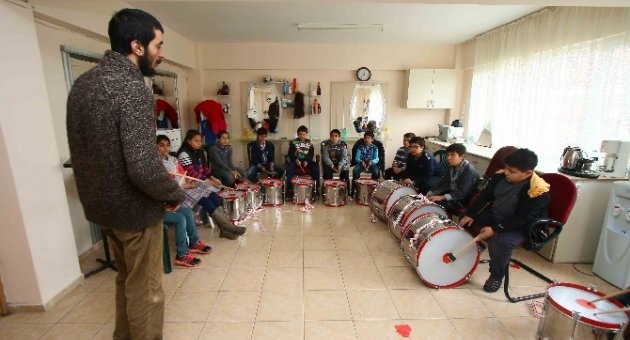 Bayraklı’dan 23 Nisan’a Özel Kutlama