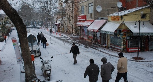 Bayramiç’te 32 Köy Yolu Ulaşıma Kapandı