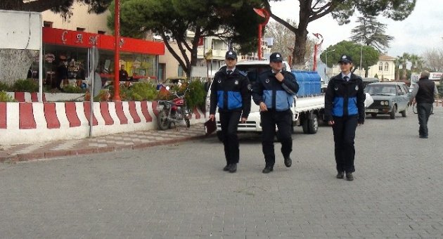 Belediye Zabıta Ekipleri İş Yerlerini Denetledi