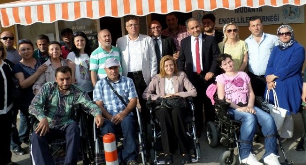 Bennur Karaburun’dan Mudanya Engelliler Derneği Ziyareti
