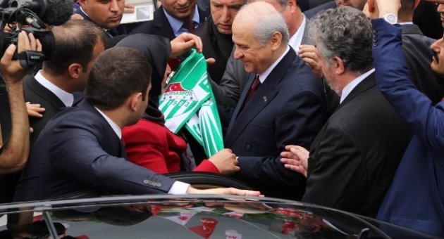 Beşiktaşlı Bahçeli Bursaspor Atkısını Taktırmadı
