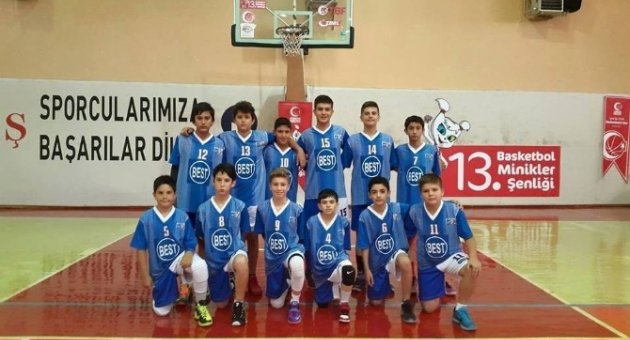 Best Minikler Şenliğine İyi Başladı