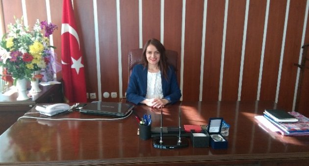 Beydağ’ın İlk Kadın Kaymakamı Görevine Başladı
