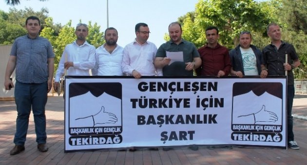 Bi-gençlik Hareketi Üyeleri Tekirdağ’da ’başkanlık’ Sistemi İçin Toplandı