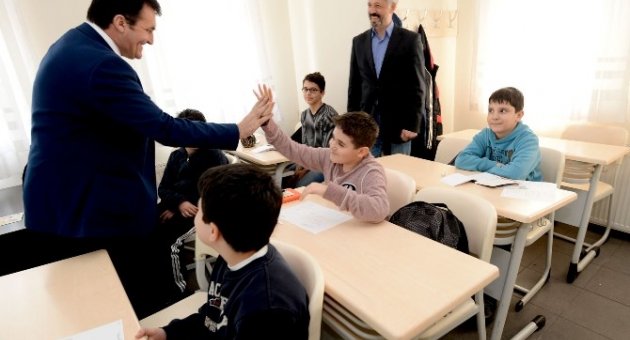 Bilgi Evleri Geleceğe Işık Saçıyor