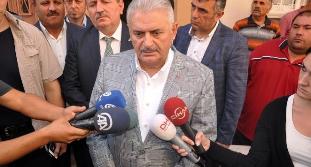 Binali Yıldırım Şehit Ailesini Ziyaret Etti