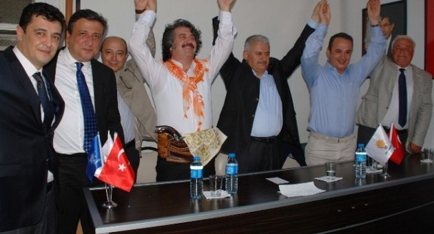 Binali Yıldırım Tire’de Seçmenle Buluştu