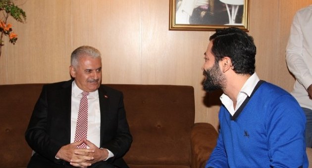 Binali Yıldırım’dan Sosyal Medya Fenomeni Odun Herif’e Takip Çağrısı