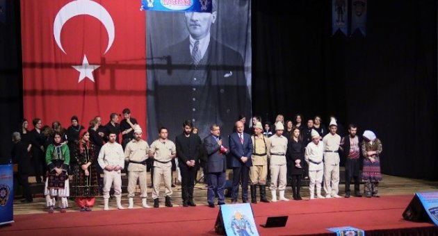 ’bir Destandır Çanakkale’ Oyunu İzmir’de Sahnelendi