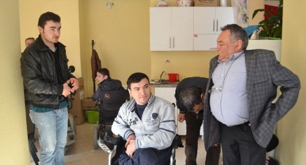 Bir Engelli Daha Sevindi