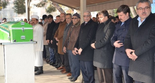 Boğularak Ölen Kadın Toprağa Verildi