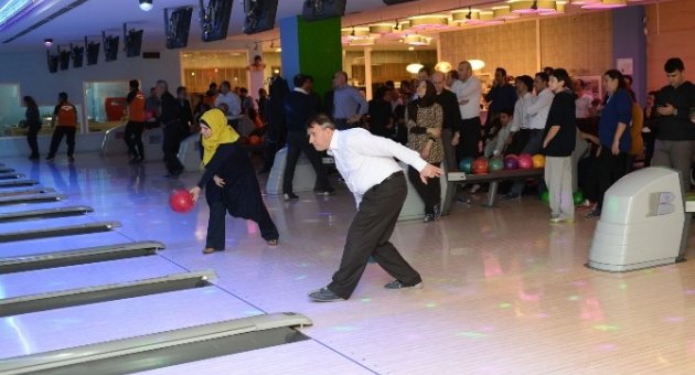 Bowlingde Şampiyon Kültür Ve Sosyal İşler Müdürlüğü