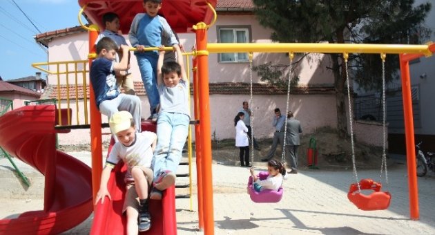 Boyalıca İlkokulu’na Oyun Parkı