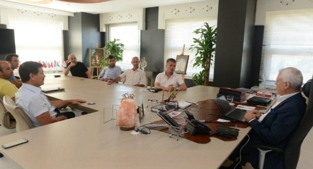 Bozbey’den Beşevler’de Gençlik Ve Spor Kulübü’ne Destek