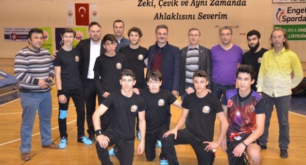 Bu Adamlar Yer Çekimine Meydan Okuyor