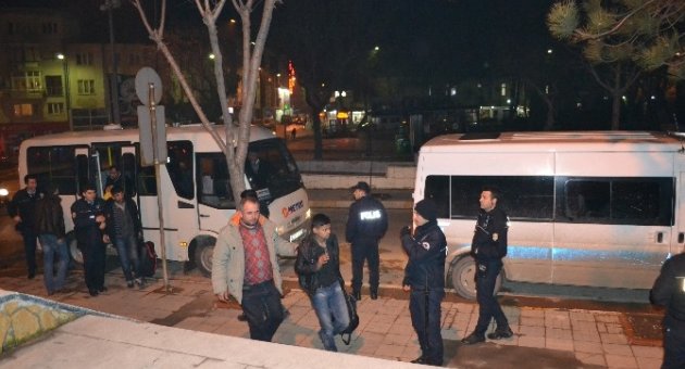 Bu Kez Yolcu Olarak Denediler, Ama Yine Kaçamadılar