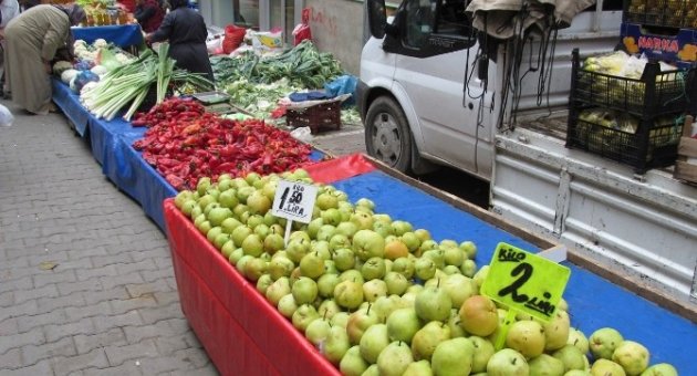 Bu Pazarda Ne Alırsan Bir Lira