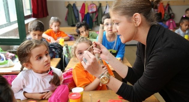 Buca’da 34 Bin Öğrenciye Çevreci Kalem