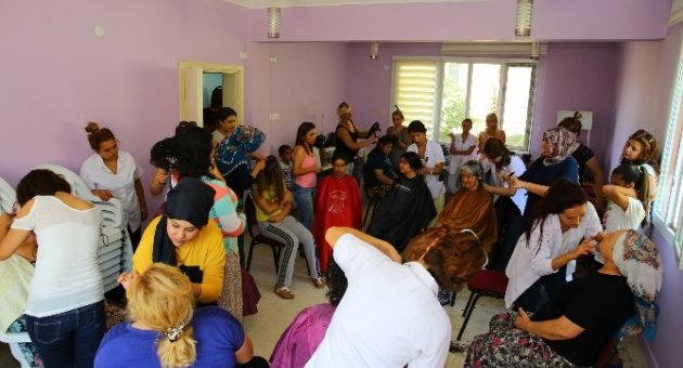 Buca‘da 7’den 70’e Ücretsiz Güzellik