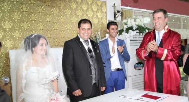 Buca’da Gazi, Engelli Ve Dar Gelirli Çiftlere Büyük Kolaylık