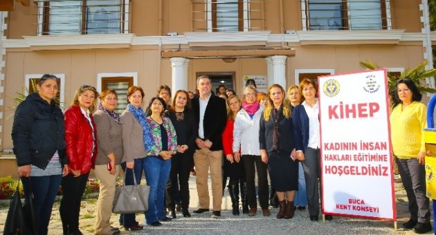 Buca’da Kadınlara 4 Aylık İnsan Hakları Eğitimi