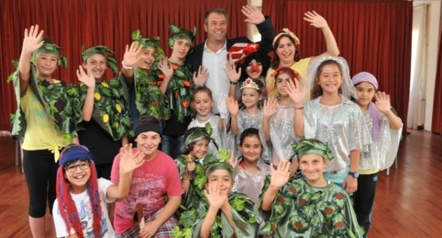 Buca’da Öğrenciler Tatilin Keyfini Tiyatro İle Çıkaracak