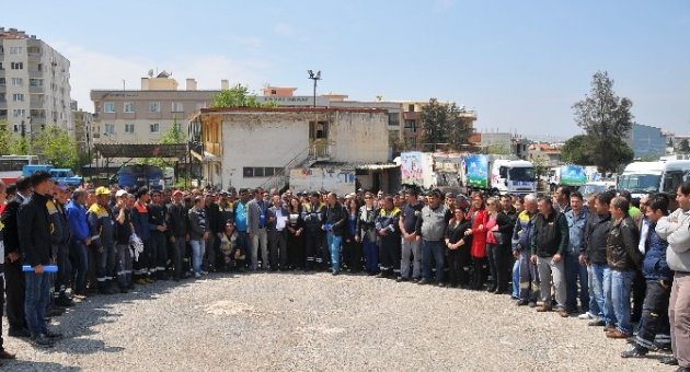 Buca’da Taşeron İşçilerinin Sendika Sevinci