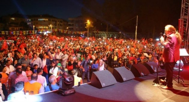 Buca’da Volkan Konak’lı 19 Mayıs Coşkusu