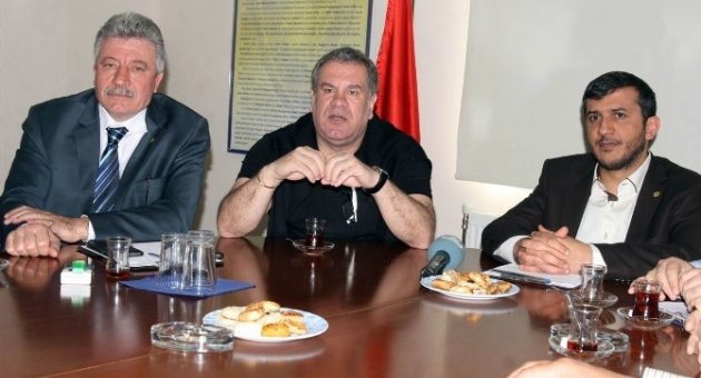 Bucaspor’da Levent Eriş İmzaladı