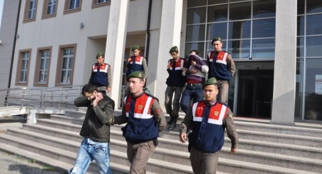 Büfeden Hırsızlık Yapan 2 Kişi Tutuklandı