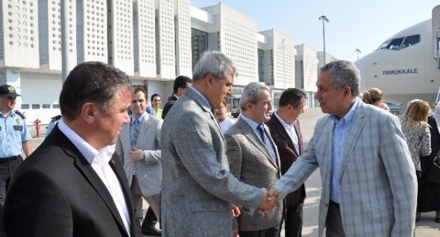 Bülent Arınç: “zamana Oynuyor Değiliz”