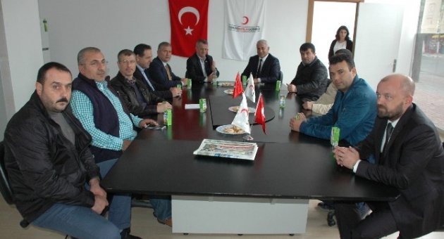 Bülent Belen Türk Kızılay’ını Ziyaret Etti