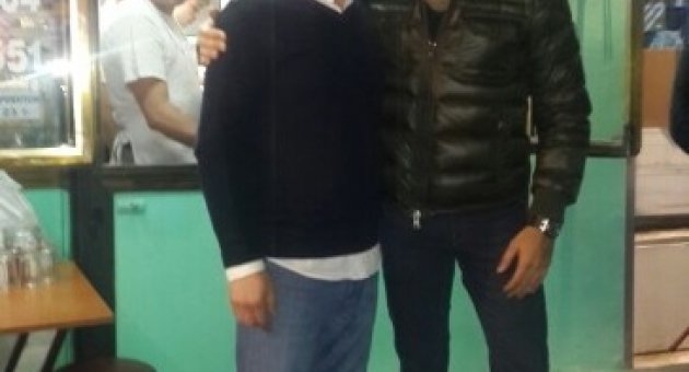 Burak Özçivit Sevgilisi İle İskender Testi Yaptı