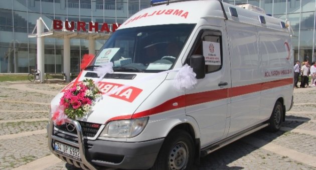 Burhaniye Belediyesi’ne Yeni Ambulans