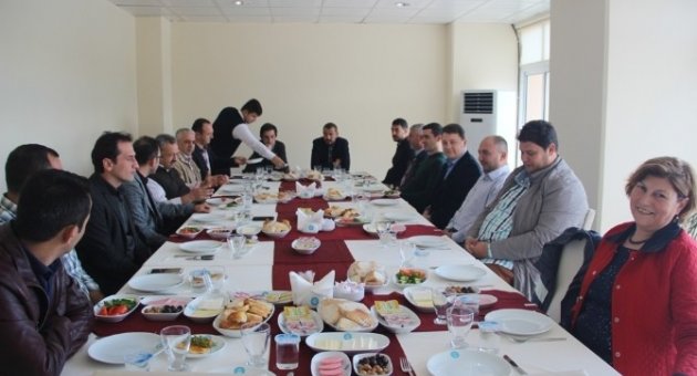 Burhaniye Uygulamalı Bilimlerde İşbirliği Kahvaltısı
