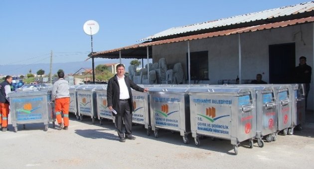 Burhaniye’de 146 Adet Yeni Çöp Konteynırı