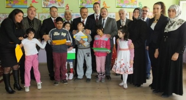 Burhaniye’de 9 Bin 200 Öğrenci Karne Aldı
