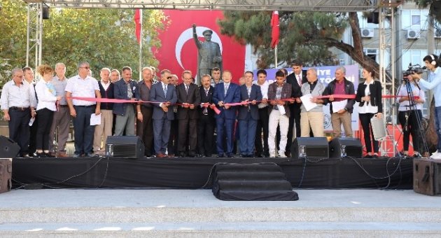 Burhaniye’de Başkan Uysal’dan Toplu Açılış Töreni
