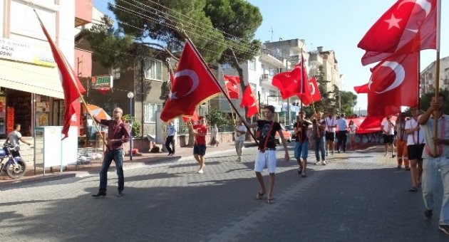 Burhaniye’de Belediyeden Teröre Karşı Sessiz Yürüyüş