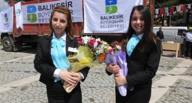 Burhaniye’de Belediyenin Gülen Yüzleri