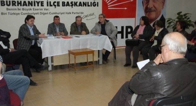 Burhaniye’de Chp’li Meclis Üyeleri Basın Toplantısı Yaptı