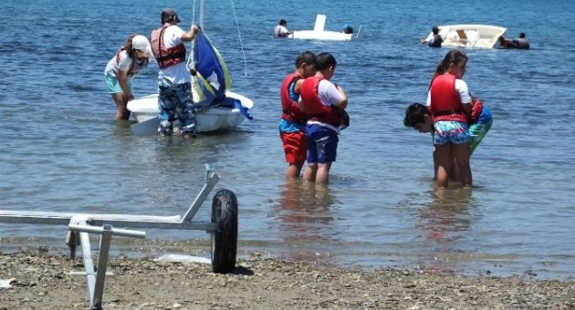 Burhaniye’de Gençlere Yelken Eğitimi