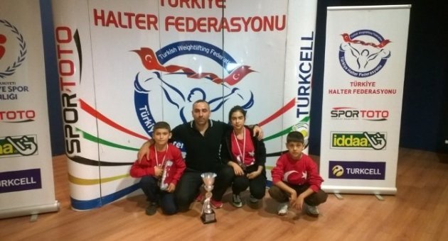 Burhaniye’de Haltercilerin Kaymakam Ziyareti